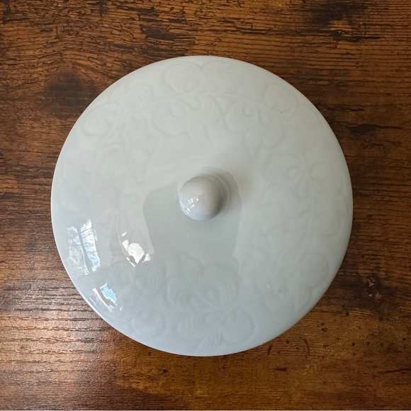 Elegant Blue Floral Ceramic Lidded Jewelry Box | 3.25” H w/ Lid 4.25” D - Picture 2 of 3